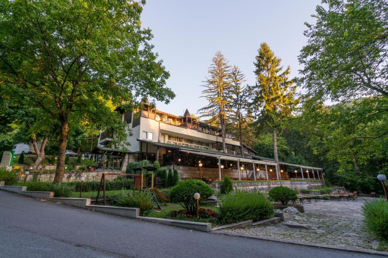 Family Park Hotel Kyoshkove Szumen Zewnętrze zdjęcie
