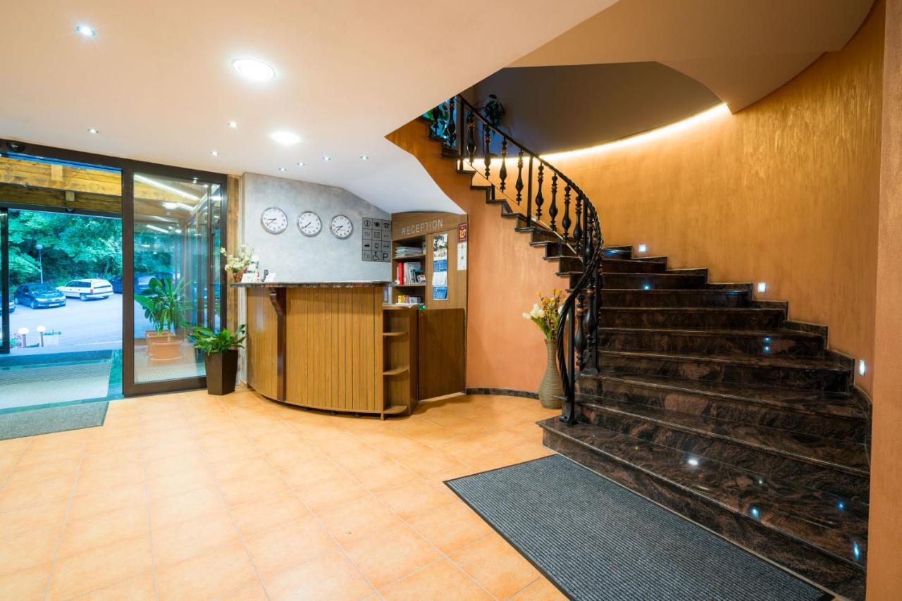 Family Park Hotel Kyoshkove Szumen Zewnętrze zdjęcie