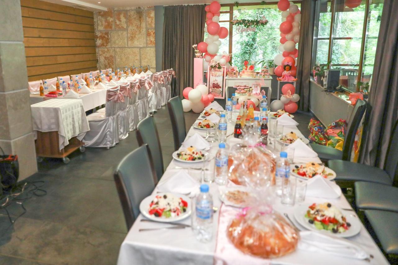 Family Park Hotel Kyoshkove Szumen Zewnętrze zdjęcie