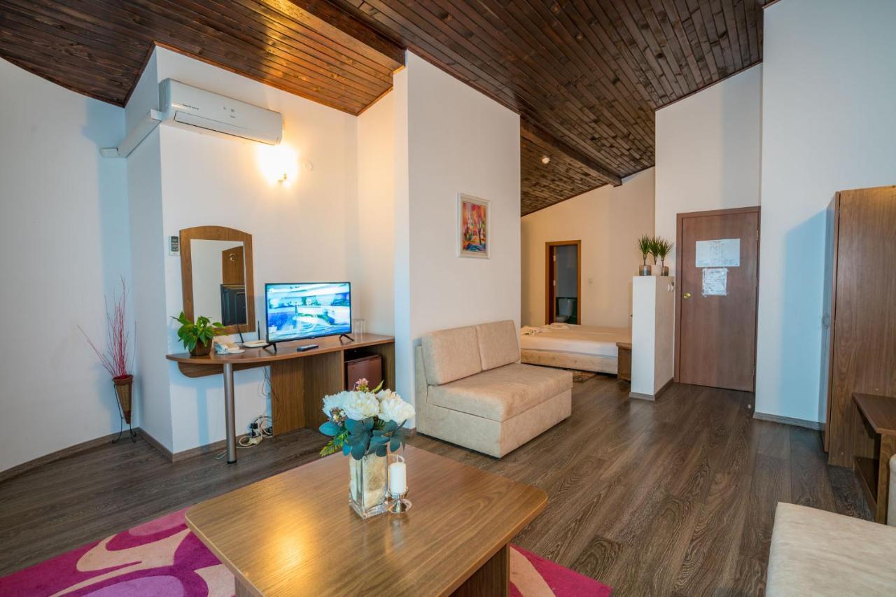 Family Park Hotel Kyoshkove Szumen Zewnętrze zdjęcie
