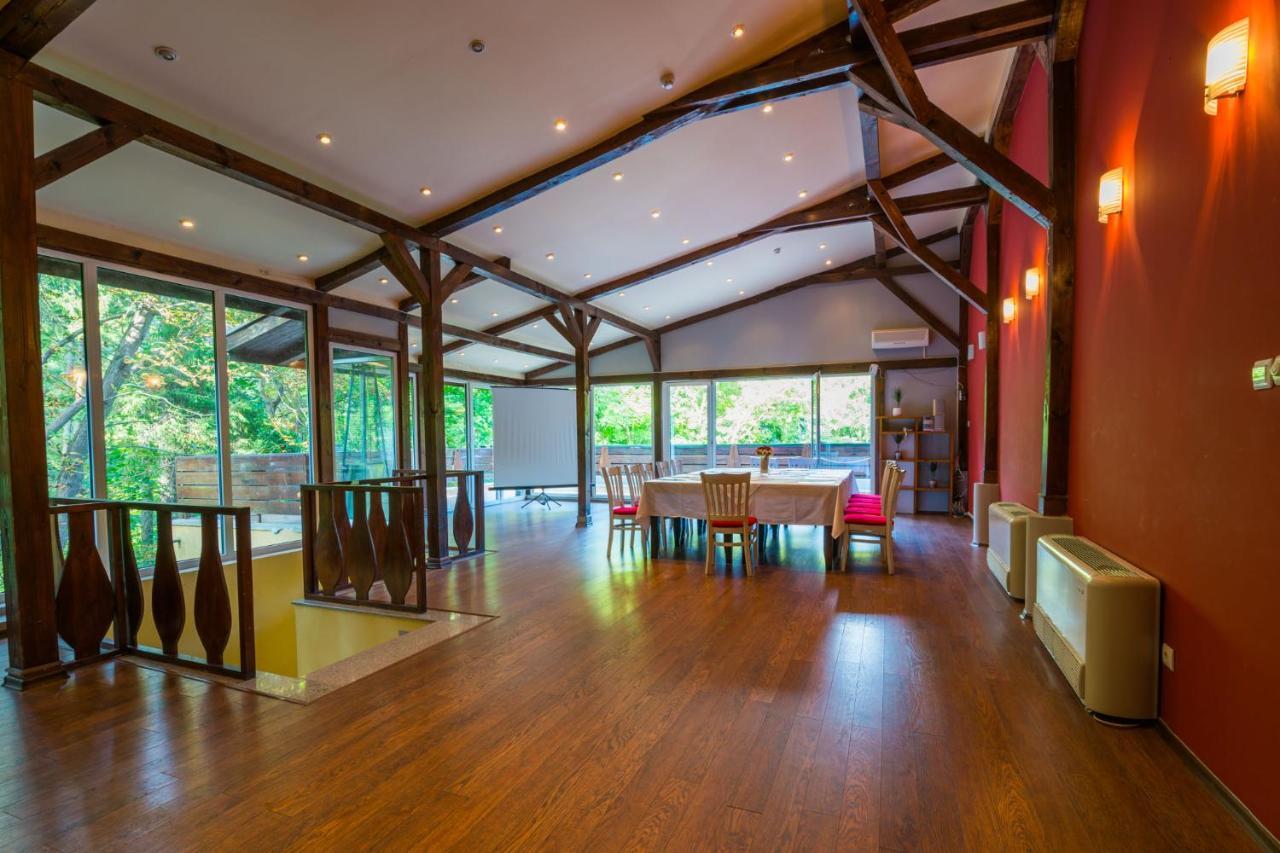 Family Park Hotel Kyoshkove Szumen Zewnętrze zdjęcie