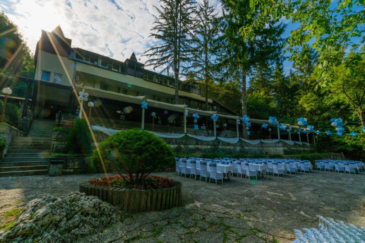Family Park Hotel Kyoshkove Szumen Zewnętrze zdjęcie